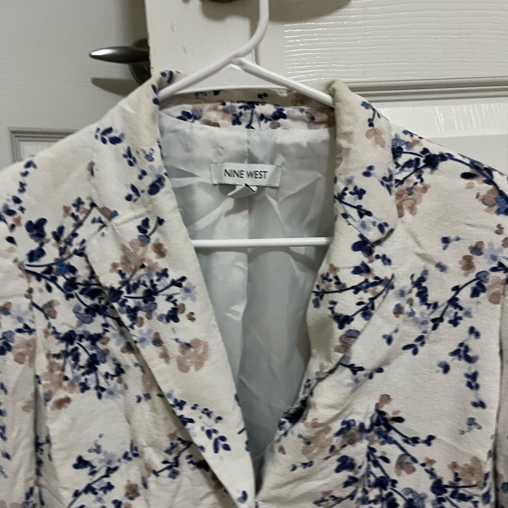 Nine West Women's Floral Blazer - Cream and Blue